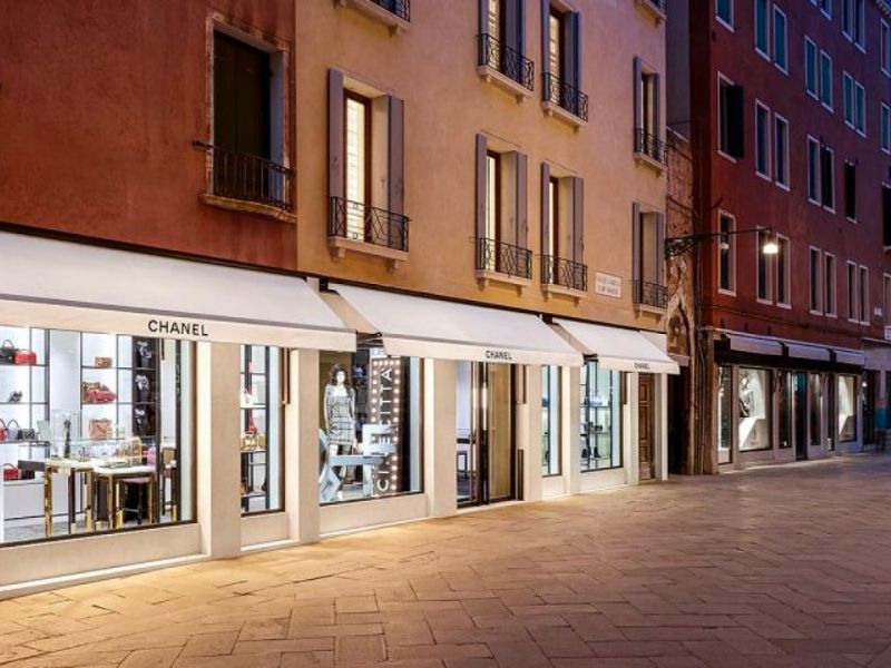 Venice luxury shopping: a catwalk through history's allure 2 calle XXII marzo - luxury shopping in venice
