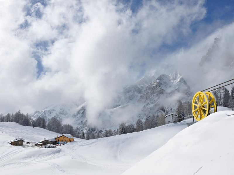 Italy Luxury Ski Resorts: an unforgettable alpine experience 3 Courmayeur
