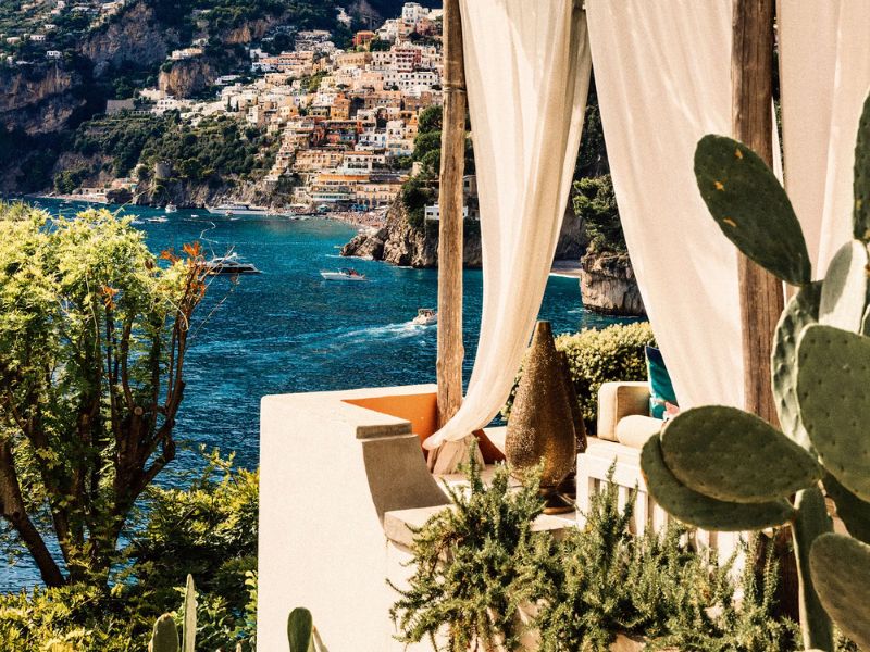 Top Hotels on the Amalfi Coast: discover the splendor 5 Villa Tre Ville Positano